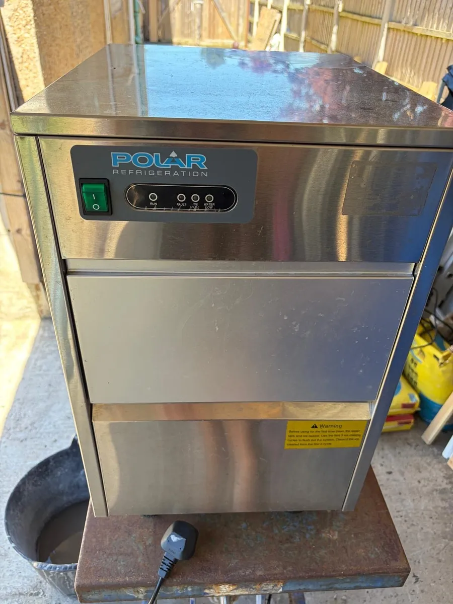 Ice machine pub / restaurant catering equipment - Image 1