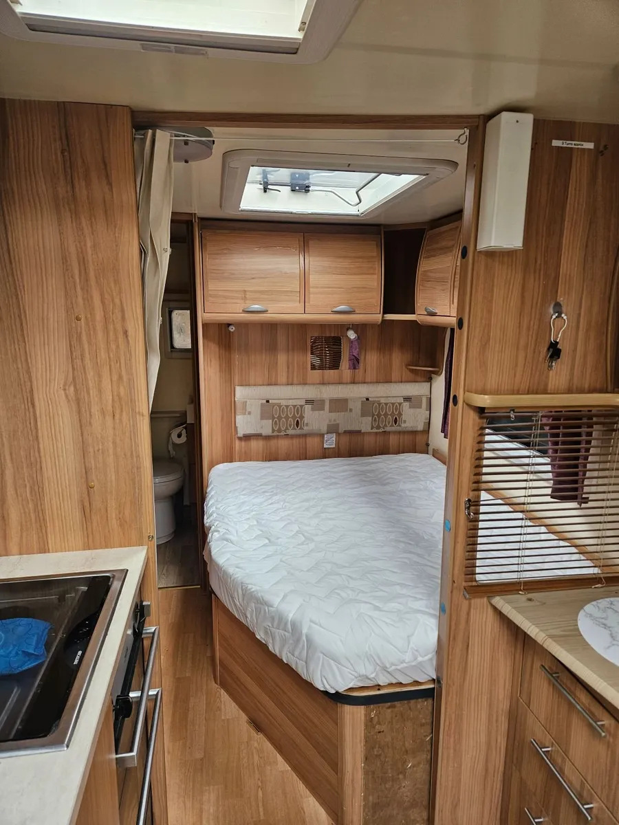 2010 end bed room cris reg bailey unicorn valencia - Image 1
