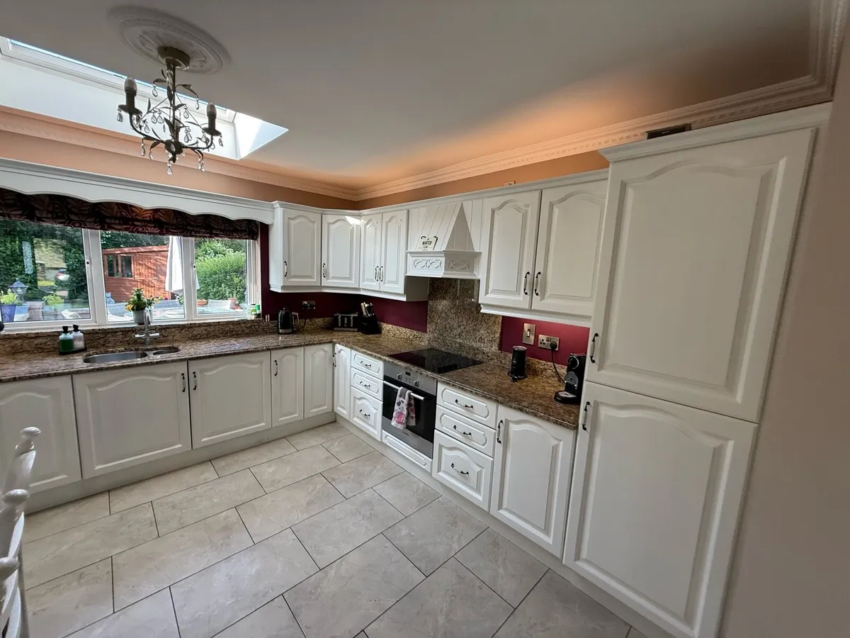 Solid Oak Kitchen with Granite and appliances - Image 3
