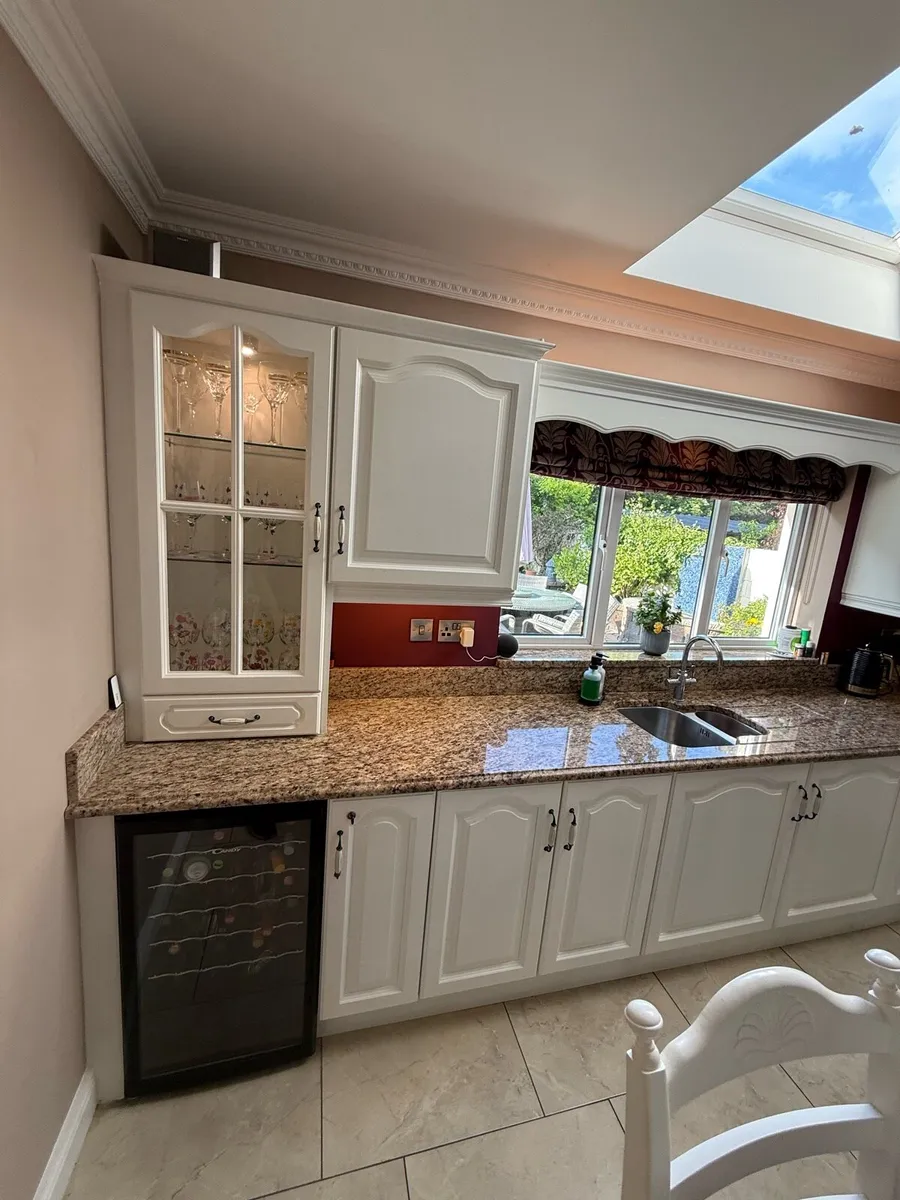 Solid Oak Kitchen with Granite and appliances - Image 4