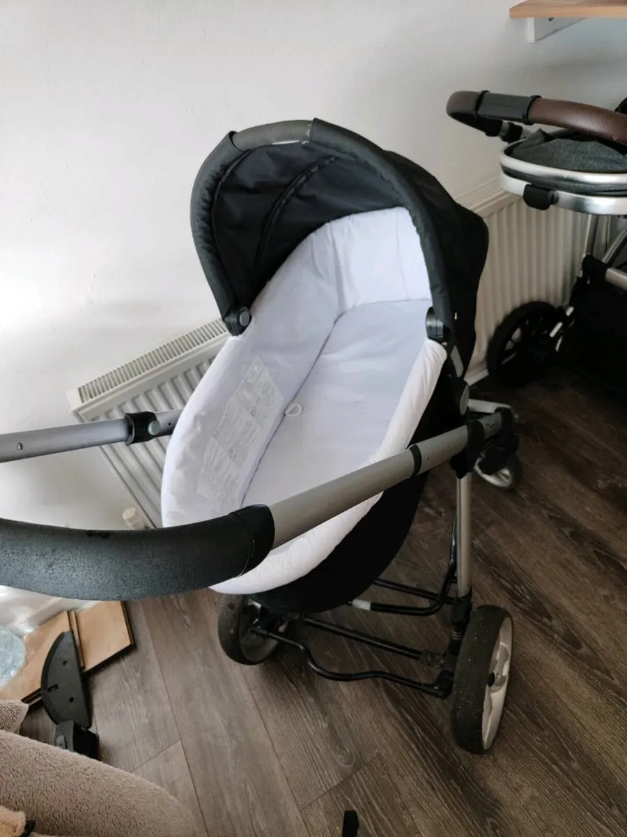 Buggy/pram/stroller - Image 2