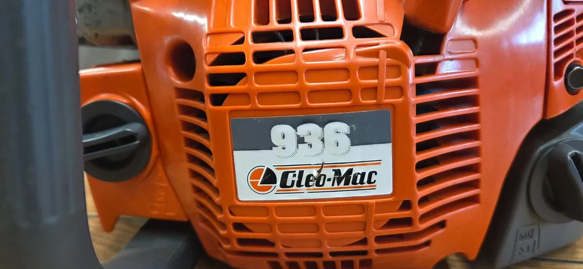 Oleo-Mac Chainsaw - Image 2