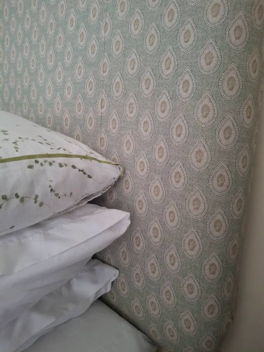6 foot upholstered headboard - Image 3