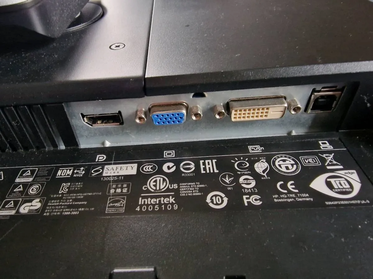 HP E231 23 inch Displayport Monitor - Image 2