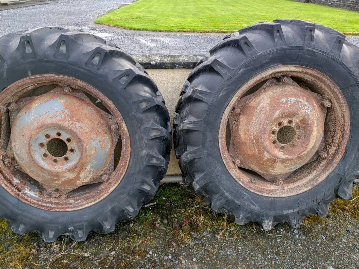 Massey 135 - Image 2