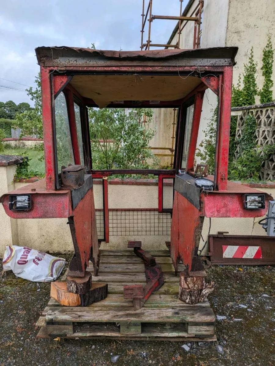 Massey 135 - Image 3