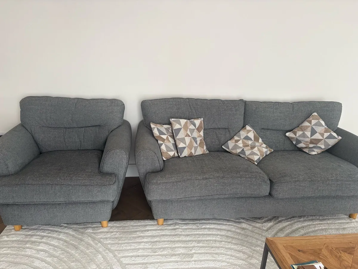 Couch Set - Image 1