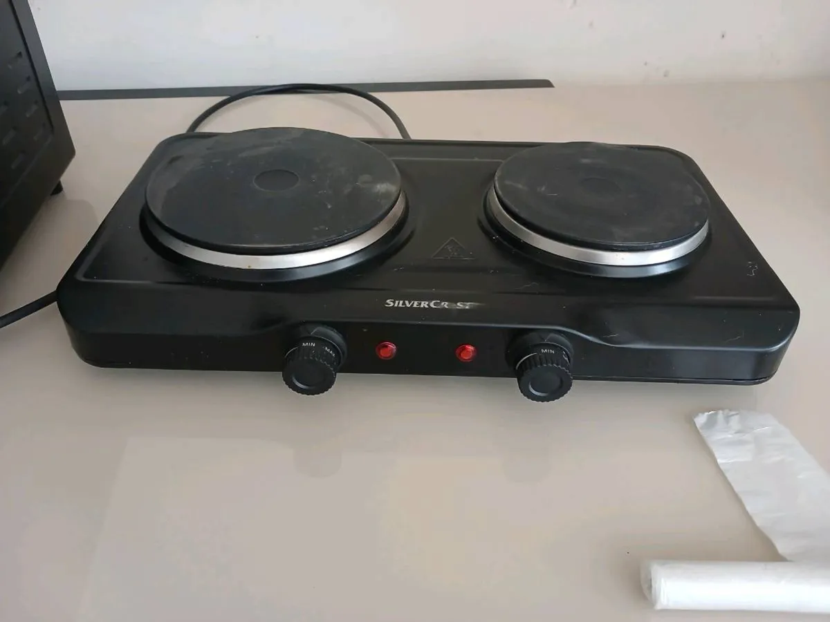 Cooker and hob - Image 2