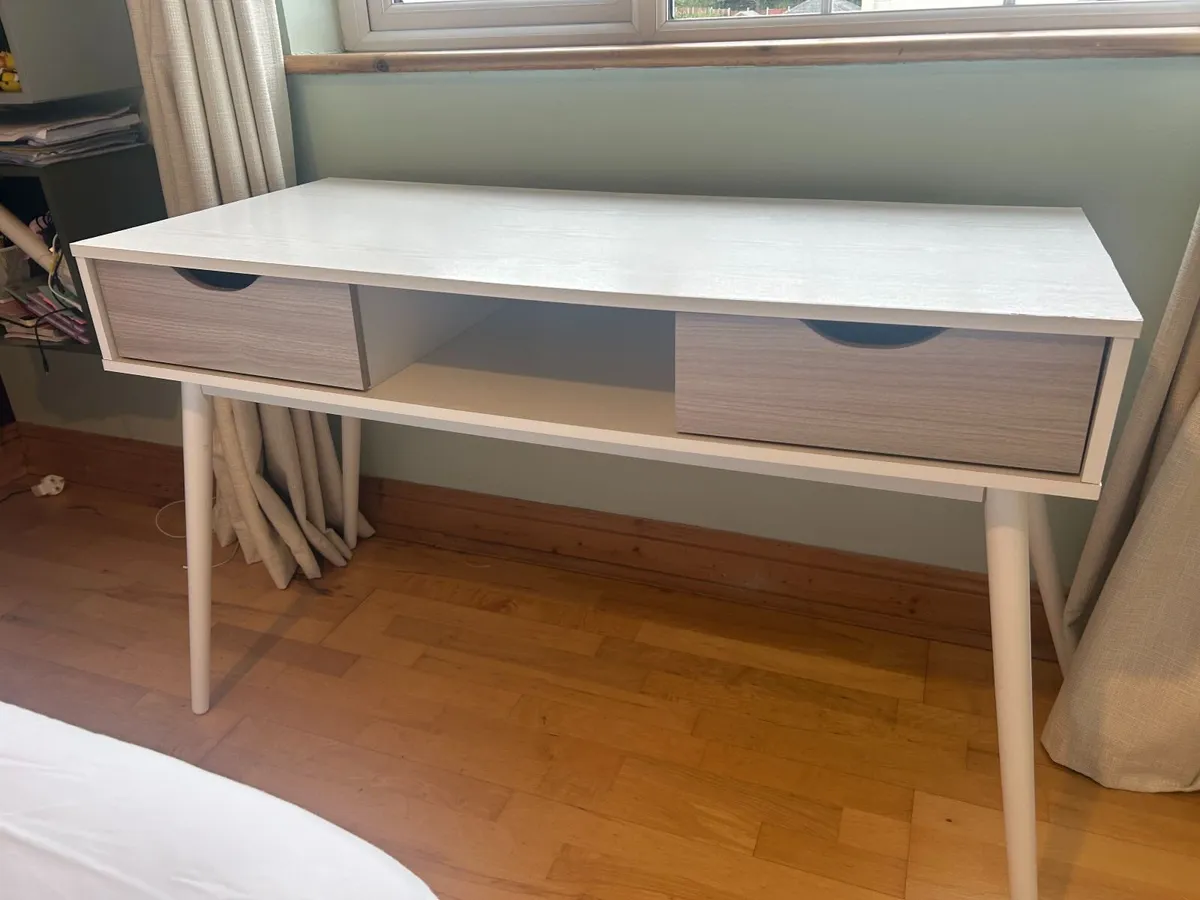 Computer Desk - Image 1