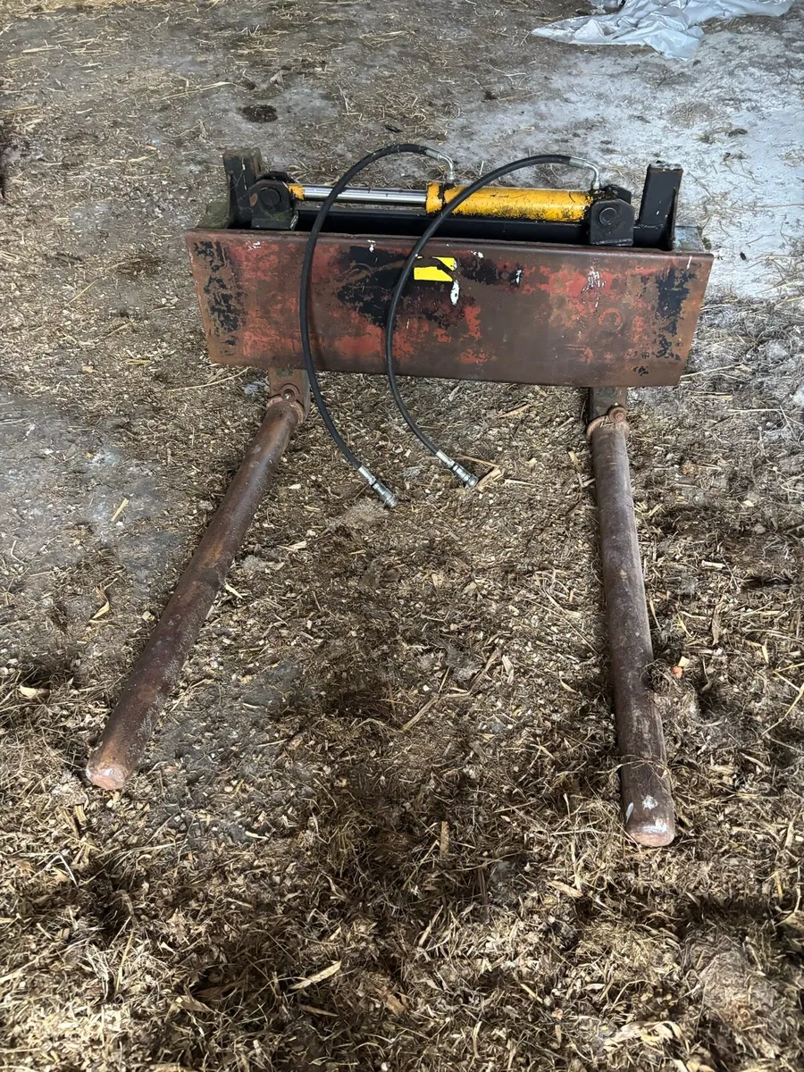 Bale handler - Image 1