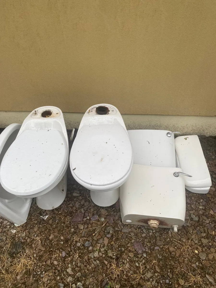Bathroom ware - Image 1