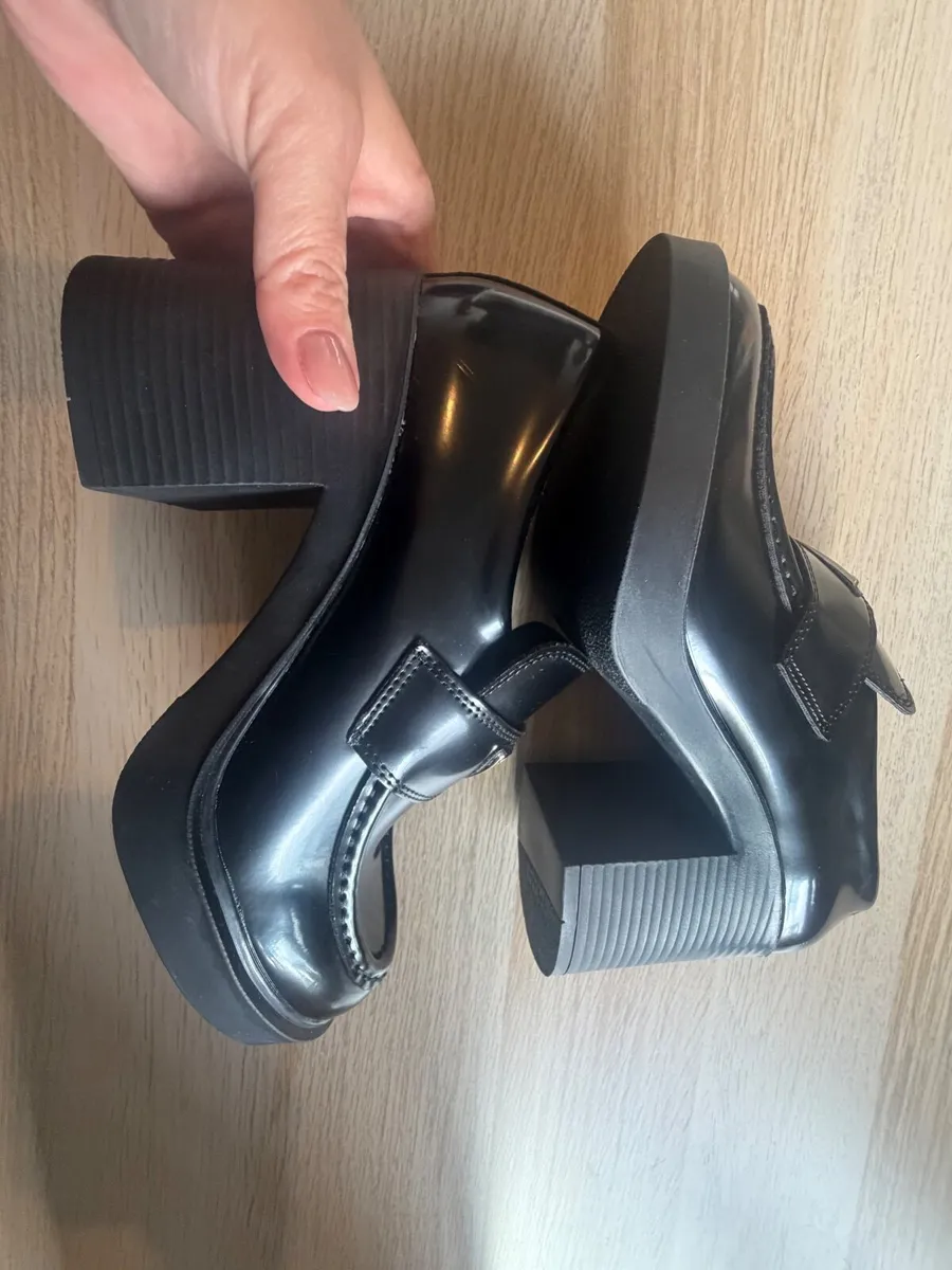 Women Leather Loaf - Image 2