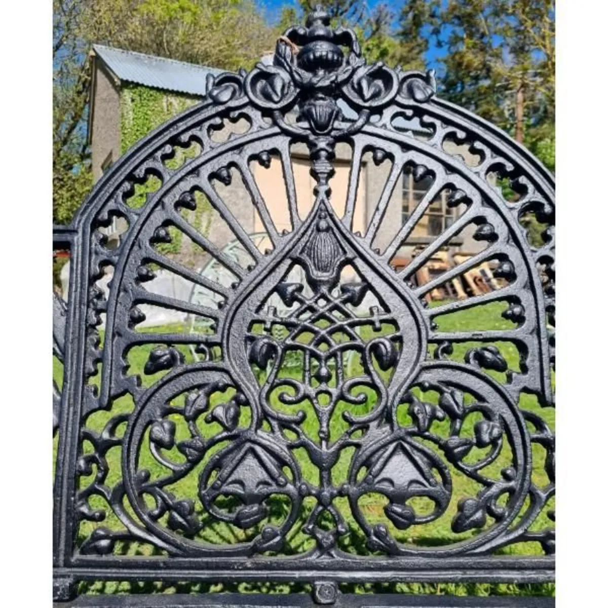 Bench Cast Iron Crown Black CH 722 B - Image 2