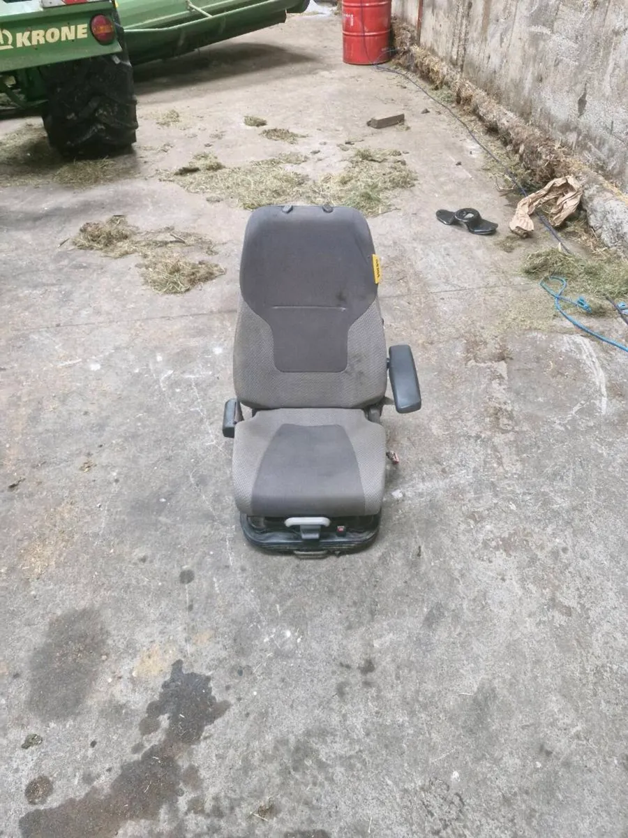 VOLVO SEAT FOR LOADING SHOVEL - Image 2