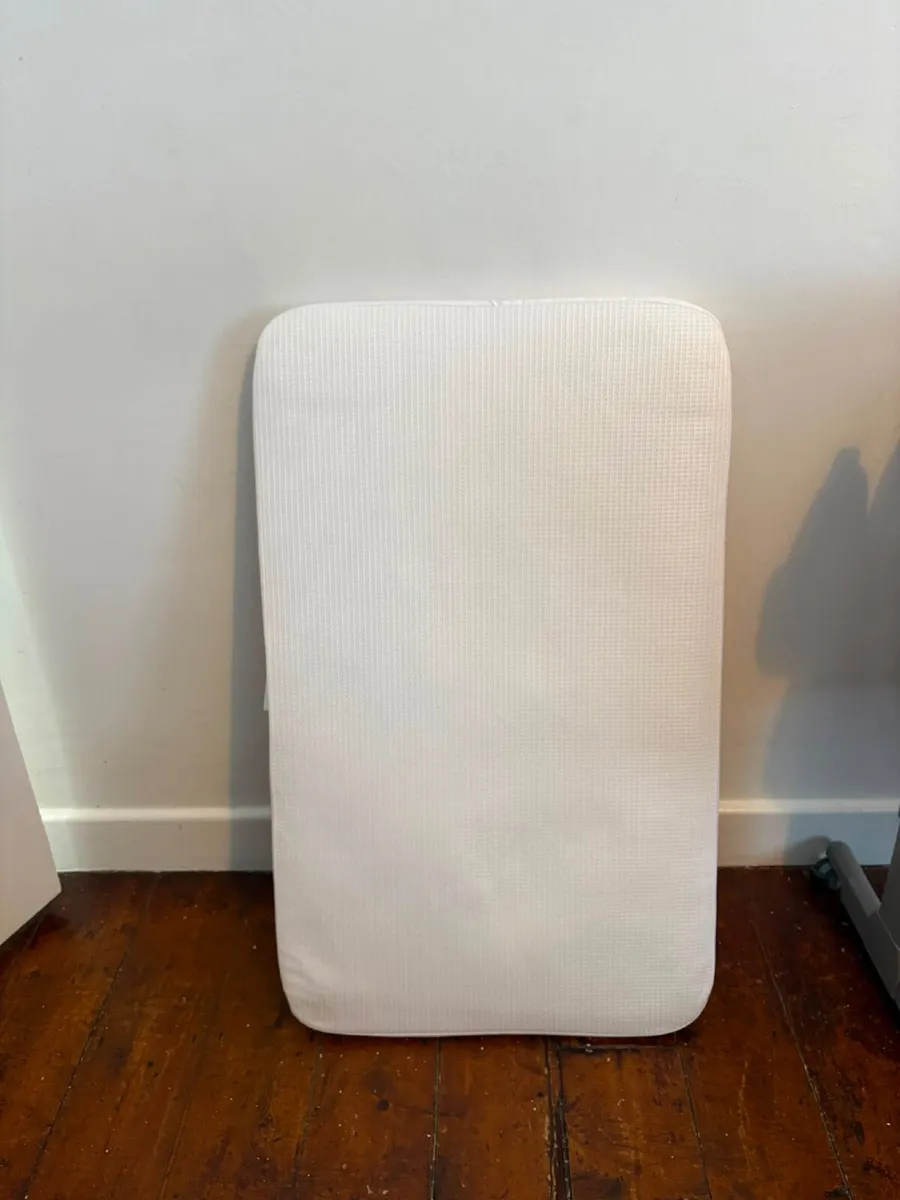 Baby cot - Image 3
