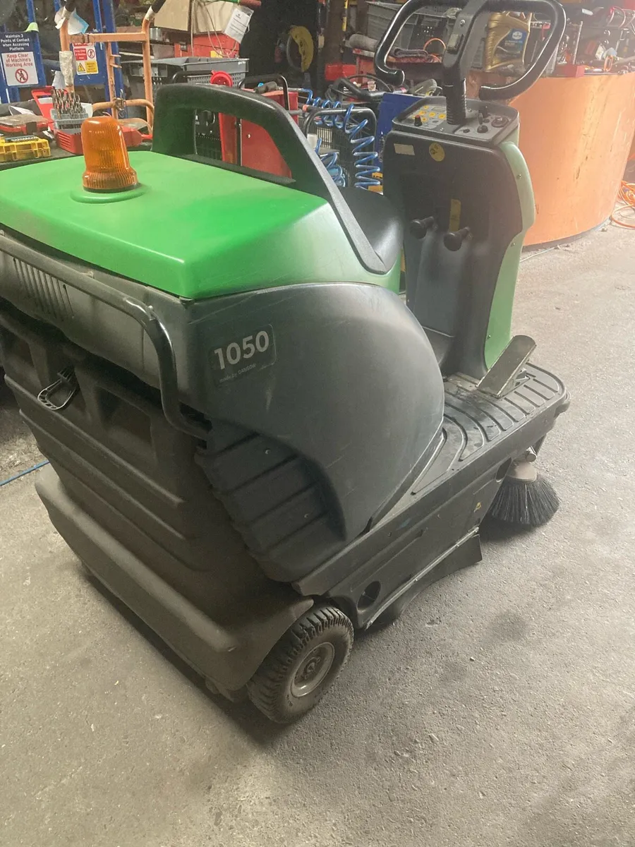 Floor and Car Park Sweeper - Image 3