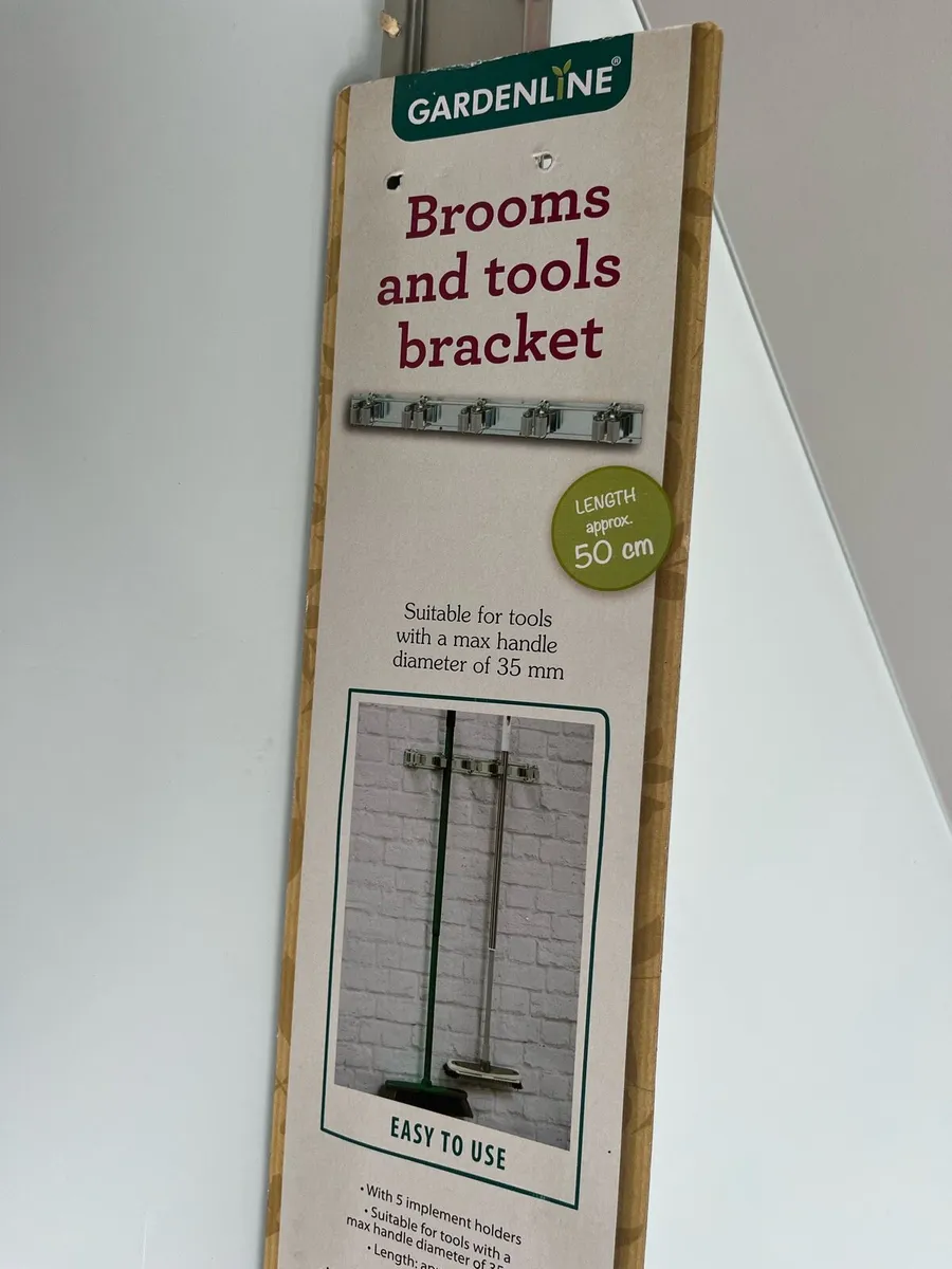 Gardening broom and tool holder - Image 3