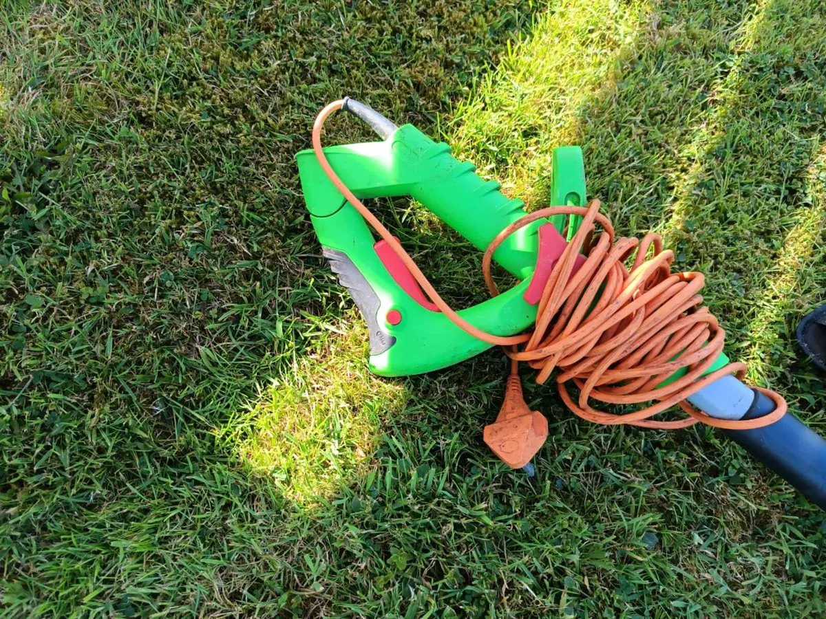 Electric tree pruner - Image 2