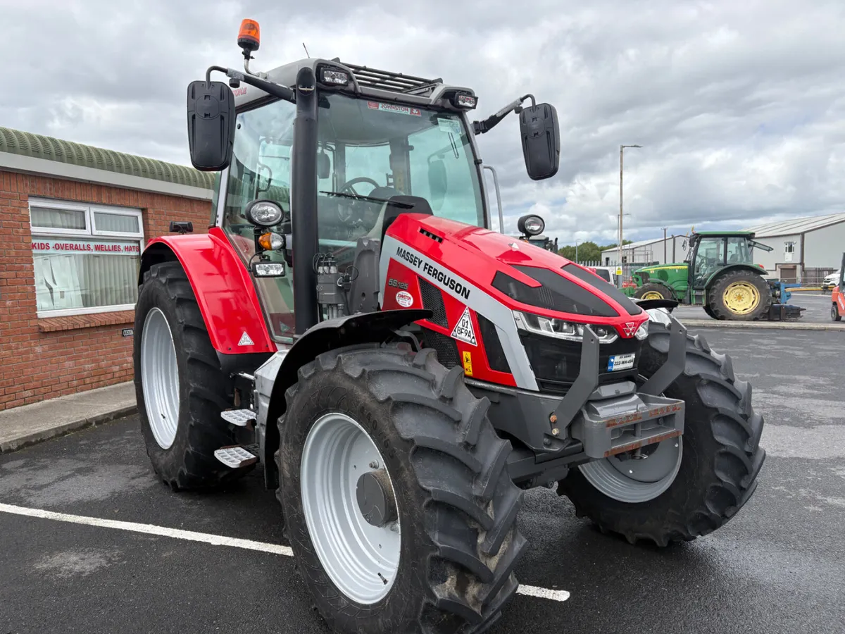 2022 Massey Ferguson 5s.125 - Image 3