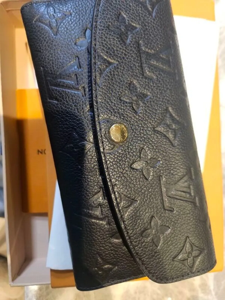 wallet - Image 1