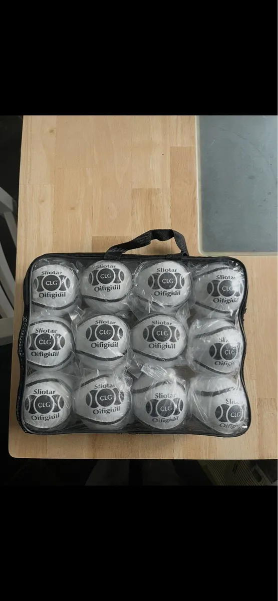 Hurling sliotars