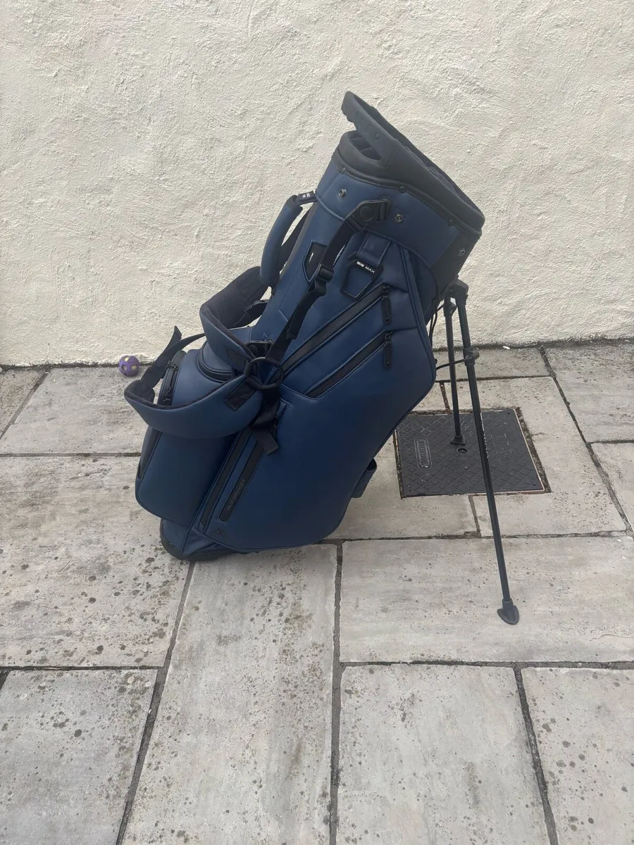Big Max Dri Lite Prime Hybrid Bag - Image 1
