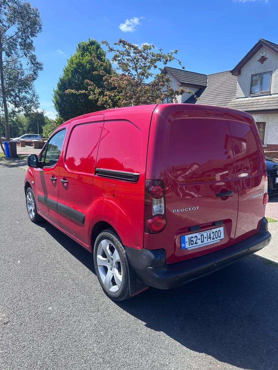 Low Milage Peugeot Partner - Image 3
