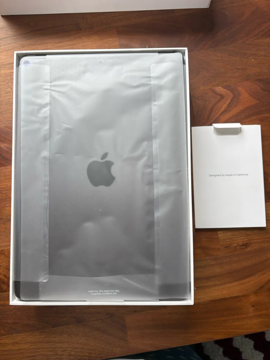 iPad Air 10.5 (3rd Gen) - Image 2