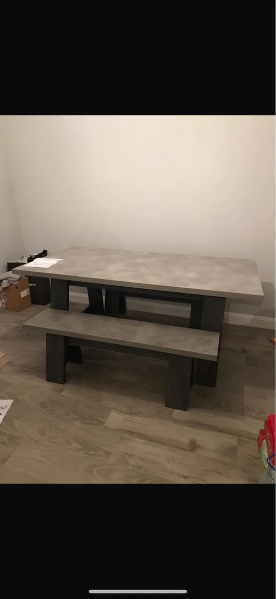 Harvey Norman dining table set - Image 1
