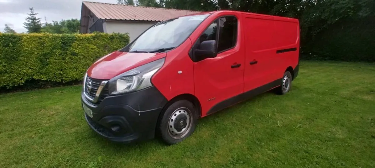2017 Nissan NV 300 - Image 2