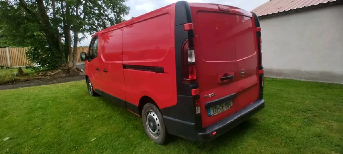2017 Nissan NV 300 - Image 3