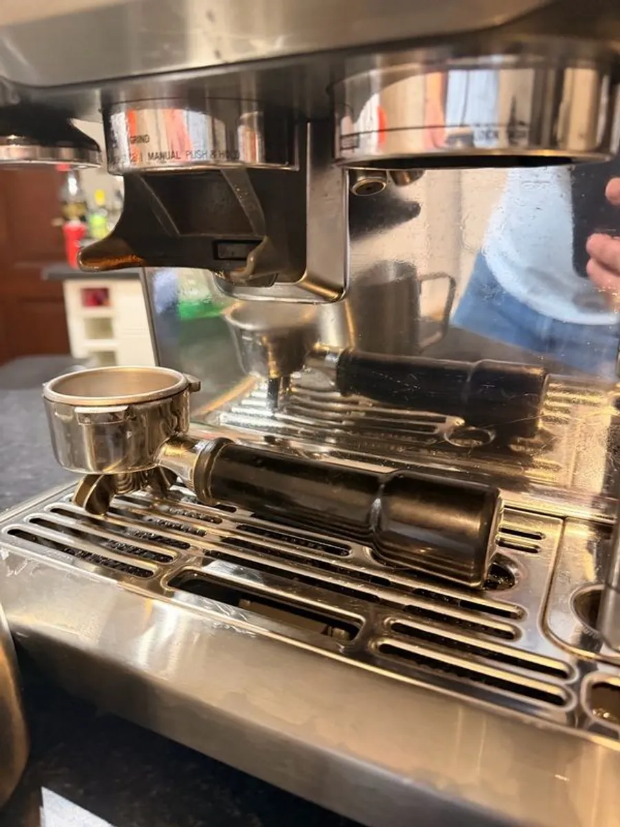 SAGE barista touch coffee machine - Image 2