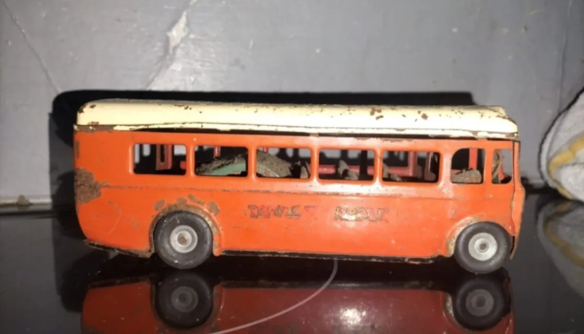 TRI ANG 1930 VINTAGE TIN BUS.. - Image 1