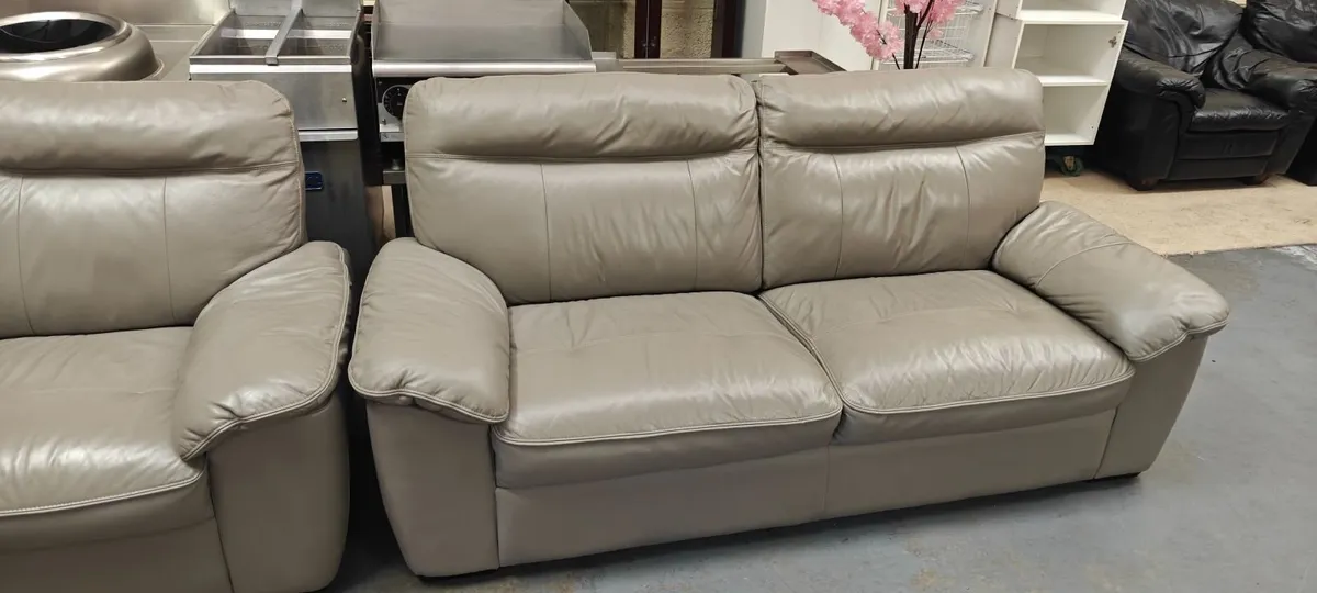 3+2 Grey Leather Suite - Image 3
