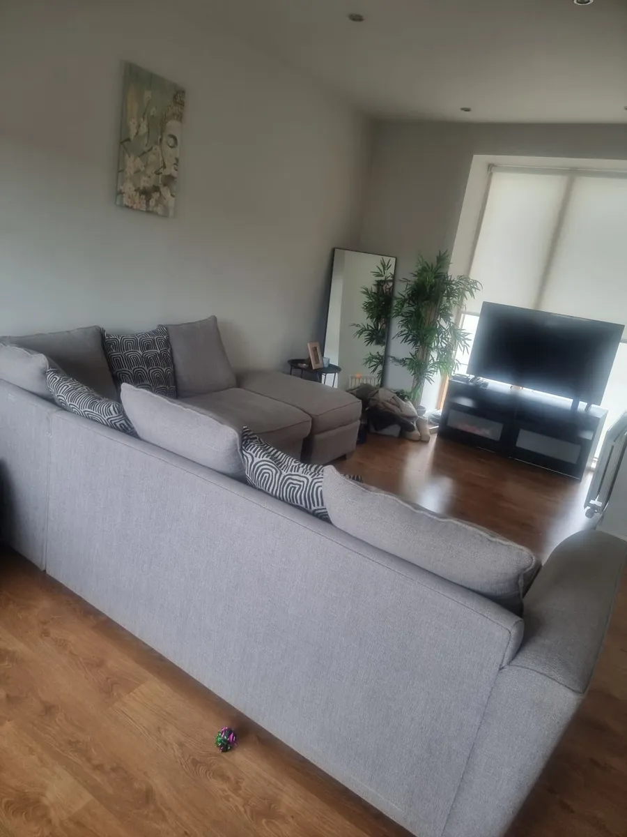 Sofa - Image 3