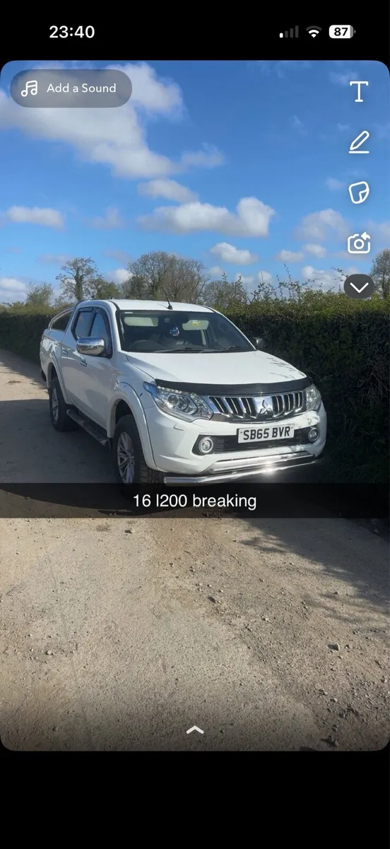 Mitibushi l200 breaking