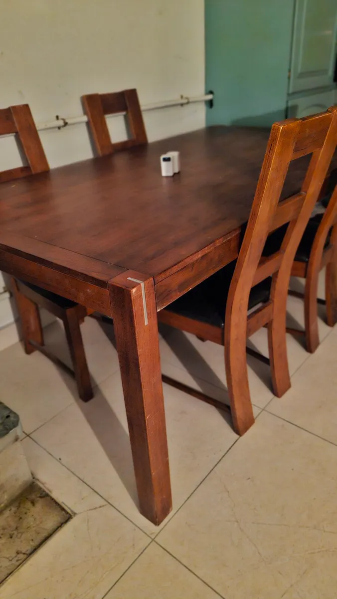 Kitchen table - Image 1