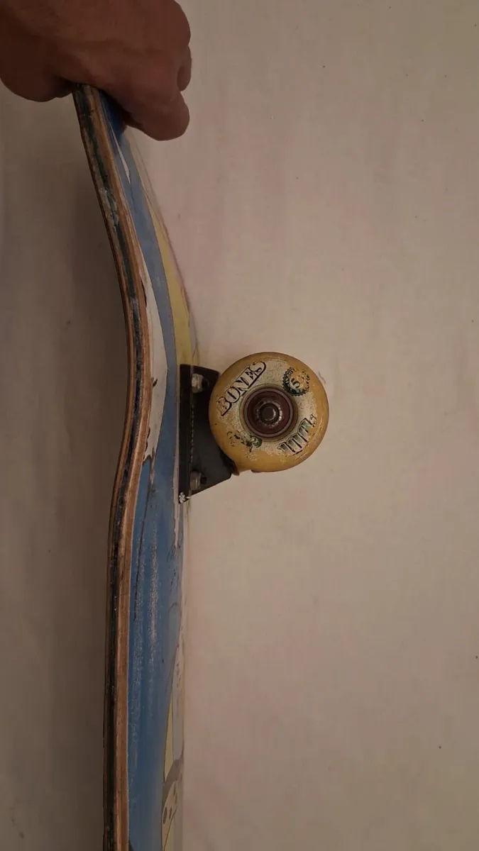 Skateboard - Image 2