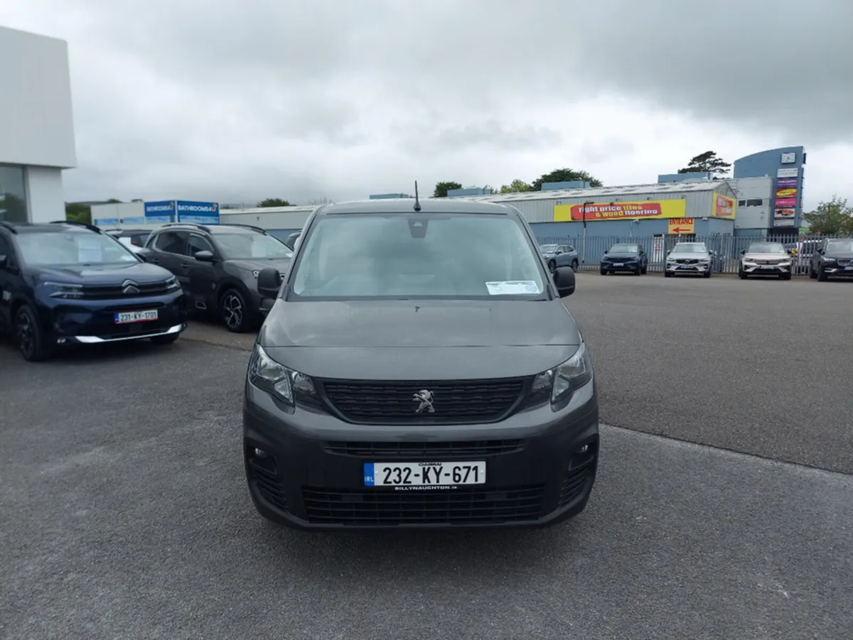 Peugeot Partner PROFESSIONAL PLUS 1.5 - Image 2