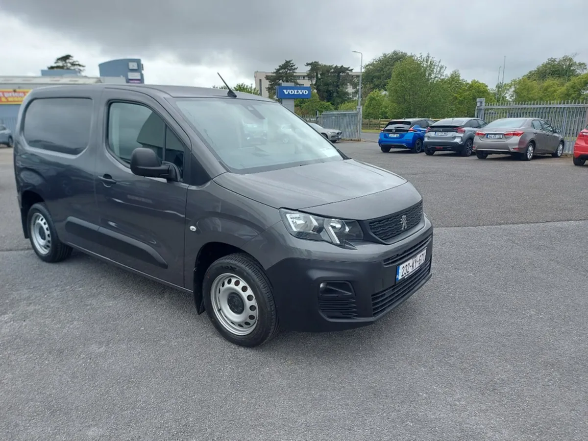 Peugeot Partner PROFESSIONAL PLUS 1.5 - Image 3
