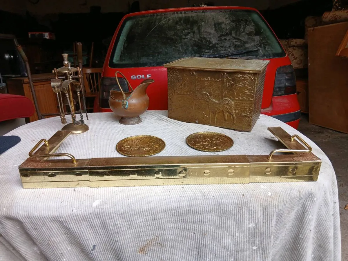 Collection of vintage fireplace items - Image 1