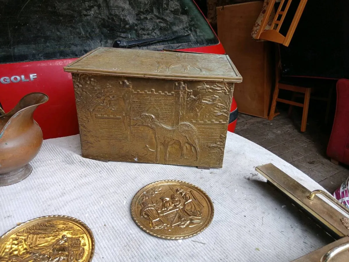 Collection of vintage fireplace items - Image 2