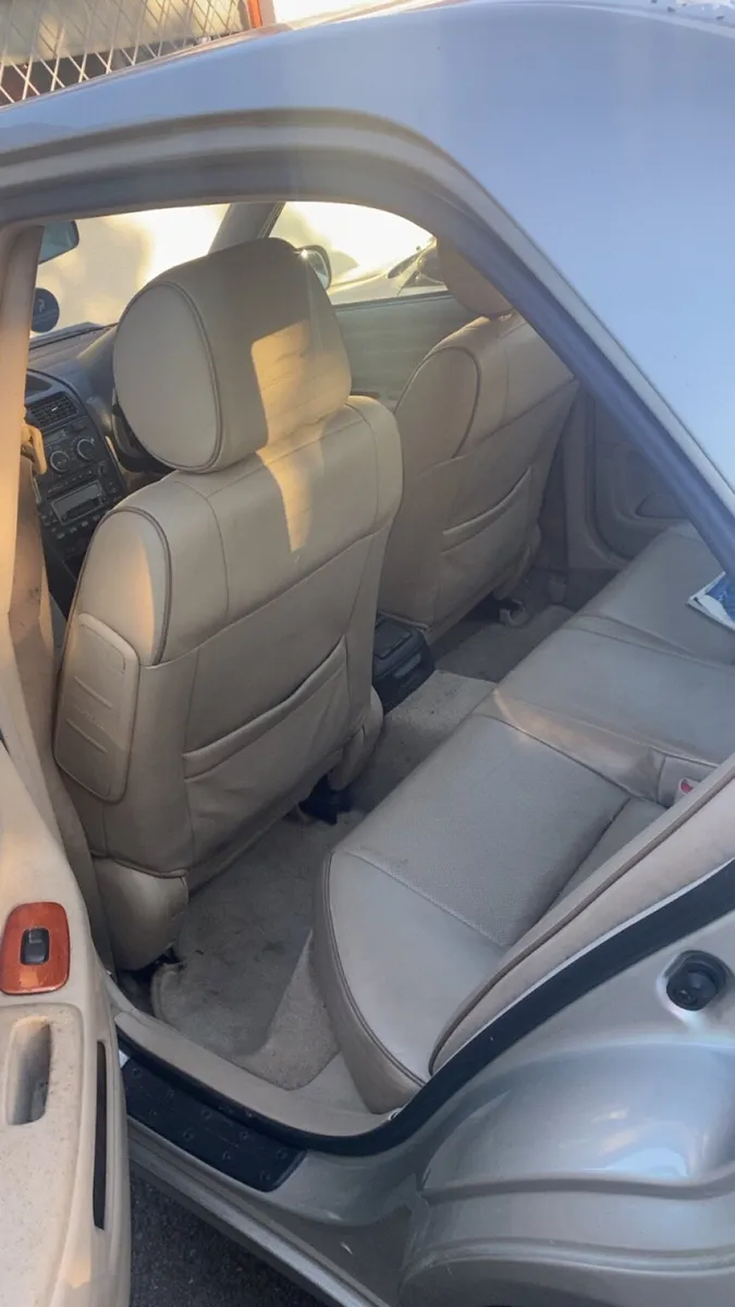 Lexus is200 is 200 - Image 3