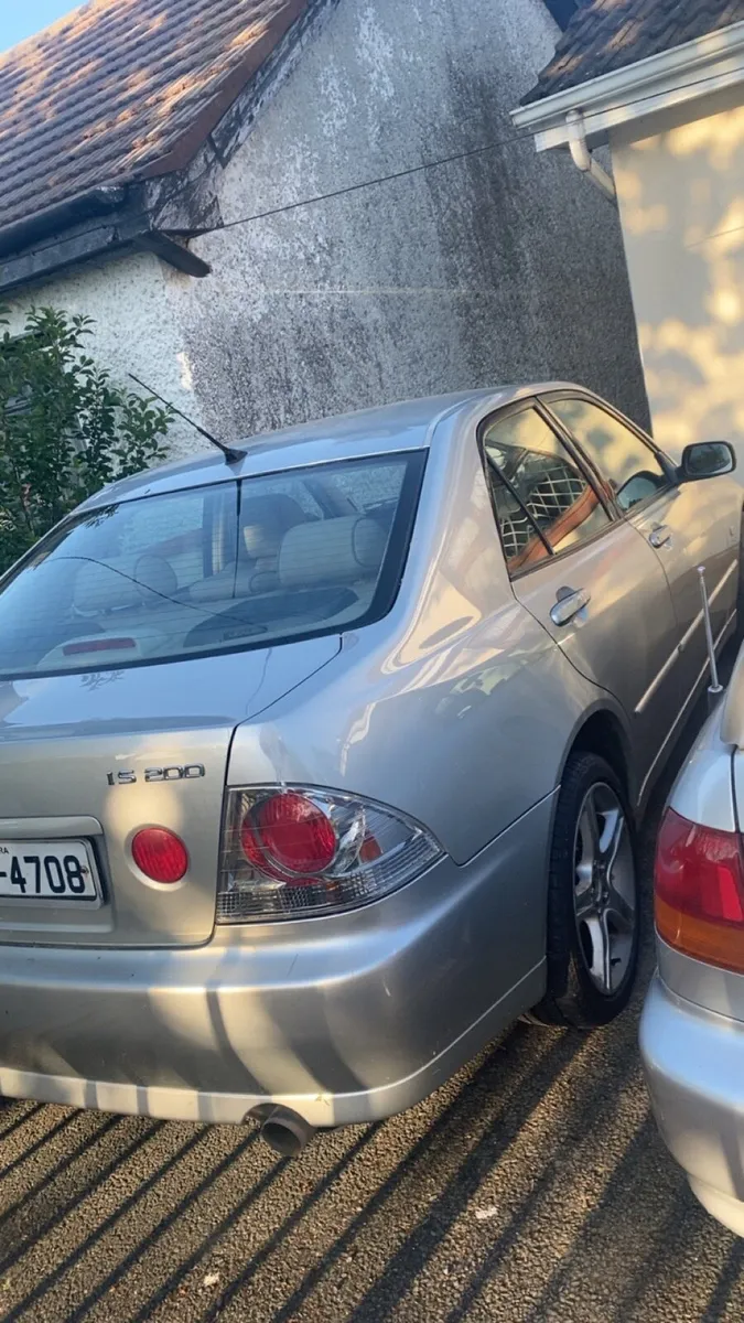 Lexus is200 is 200 - Image 1