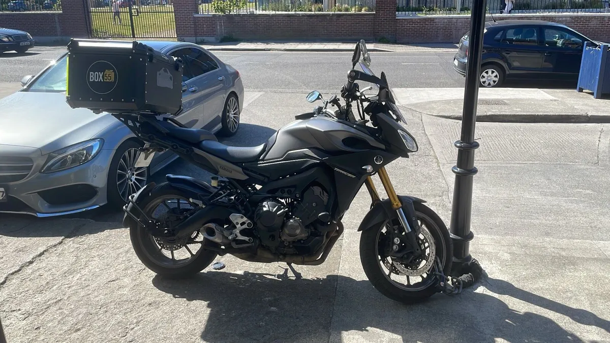 Tracer 900 - Image 1