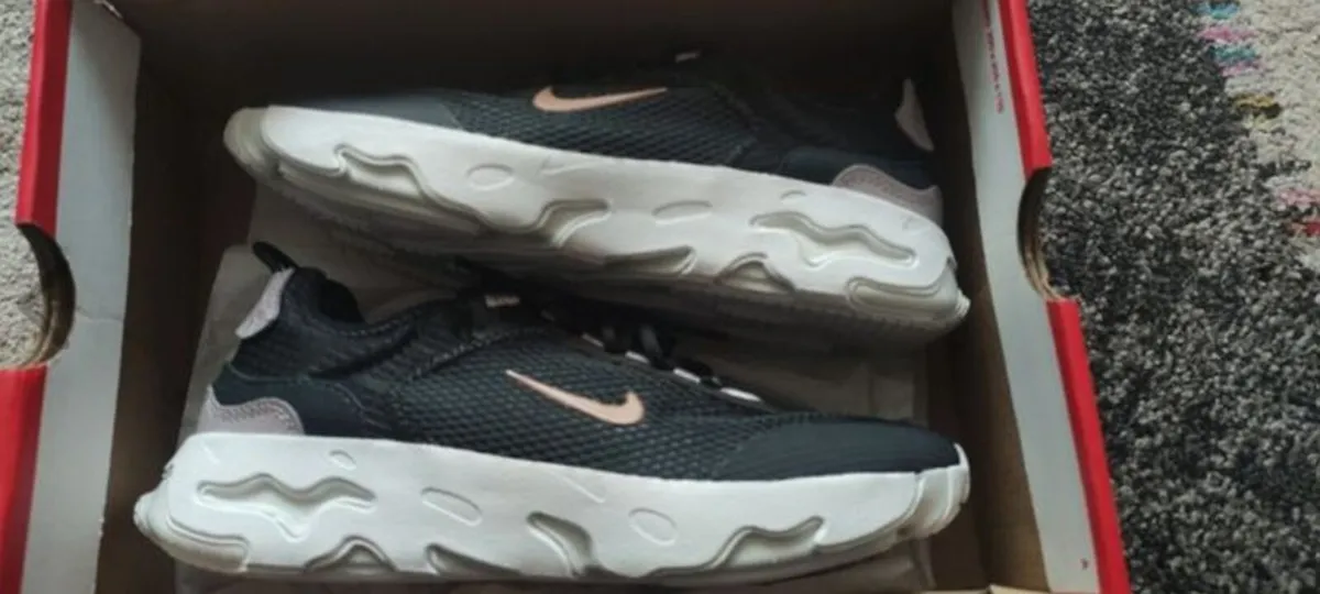 Brand New Nike Shoes UK5.5 - Image 1
