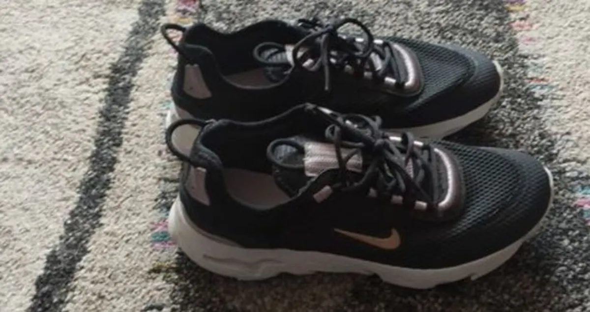 Brand New Nike Shoes UK5.5 - Image 2