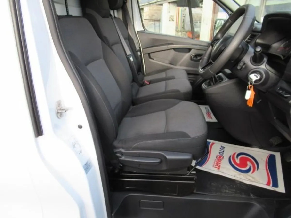 2.0 dCi Blue LL30 Advance Panel Van 5dr Diesel Man - Image 3