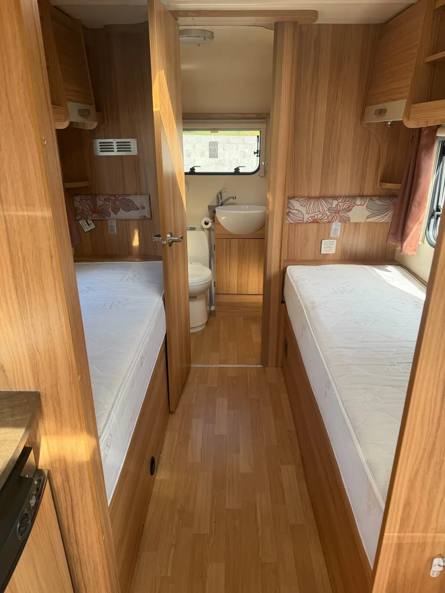 Bailey caravan 4 berth - Image 2