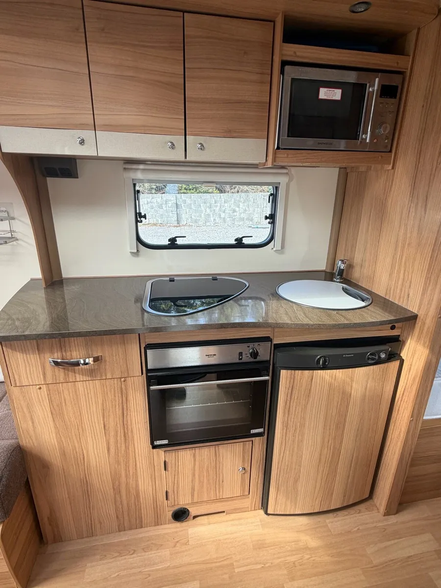 Bailey caravan 4 berth - Image 3